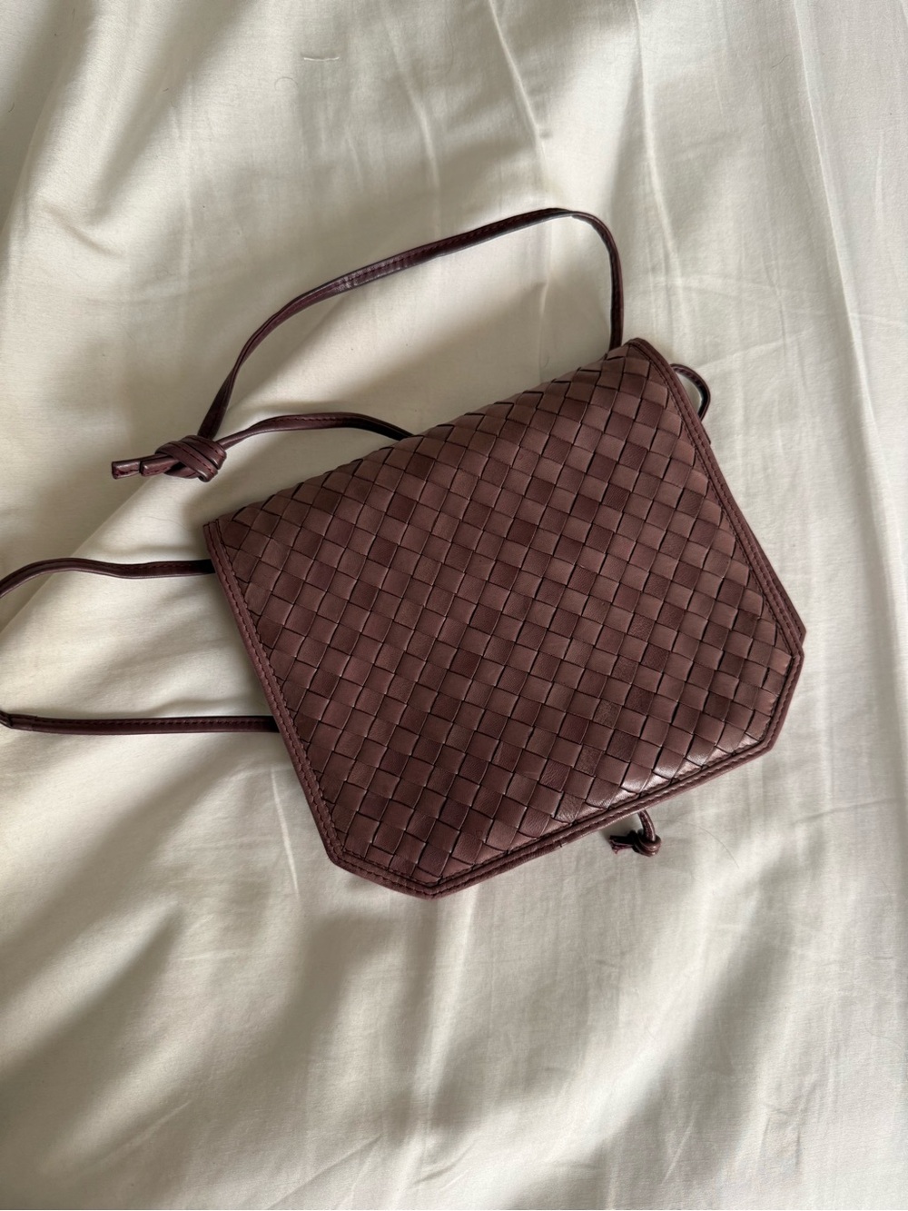 Vintage Bottega Veneta Pale Plum/Burgundy Intrecciato Woven Leather Crossbody